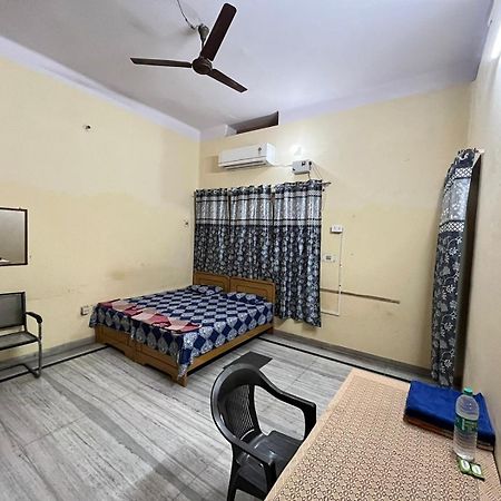 Vishwa Deva Homestay Varanasi Exterior photo