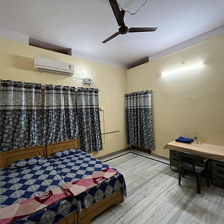 Vishwa Deva Homestay Varanasi Exterior photo