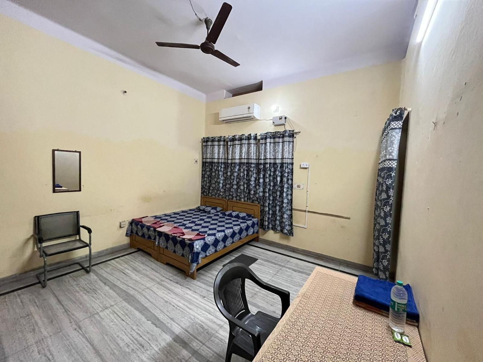 Vishwa Deva Homestay Varanasi Exterior photo