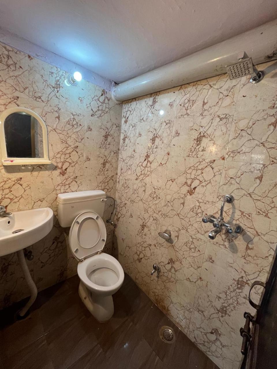Vishwa Deva Homestay Varanasi Exterior photo