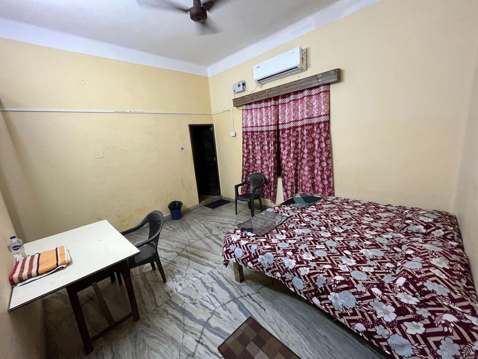 Vishwa Deva Homestay Varanasi Exterior photo